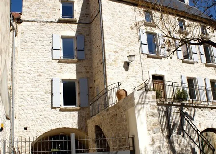 Les Frejals 꼼뻬르