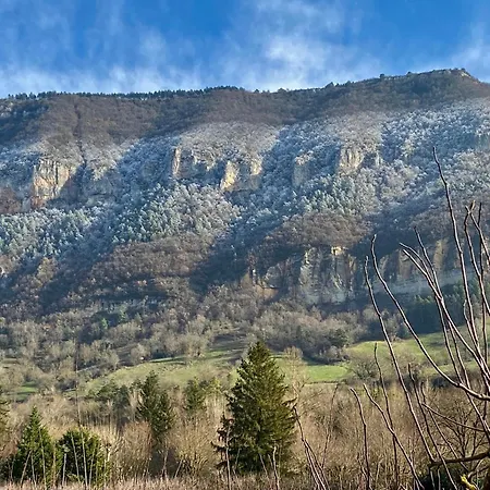 Les Frejals לינה וארוחת בוקר