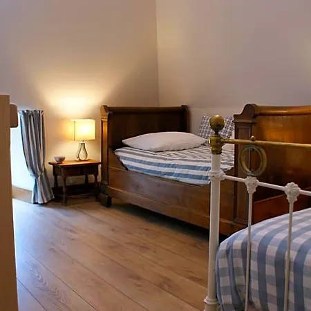 Les Frejals فندق مبيت وإفطار 3*
