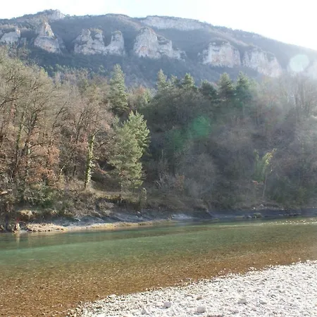 Les Frejals לינה וארוחת בוקר 3*